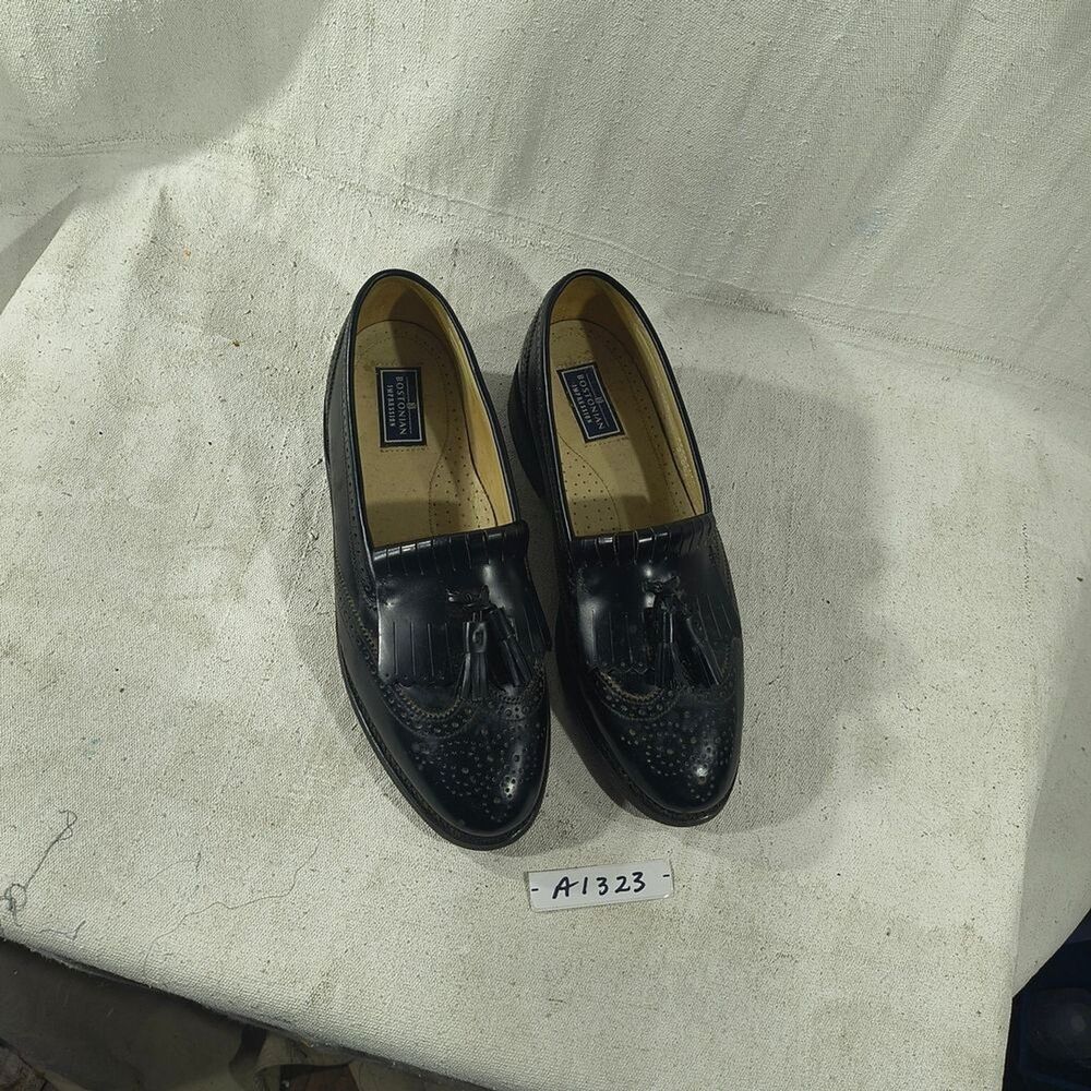 Bostonian Men's Size 9.5 Black Leather Classic Wing Tip Tassel Loafers